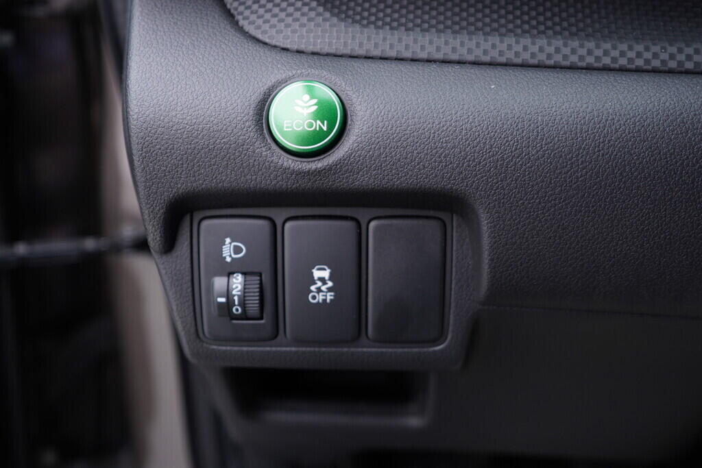 OV190V09222_27.webp_CRV  1.6 I-DTECH 88 kW manuál