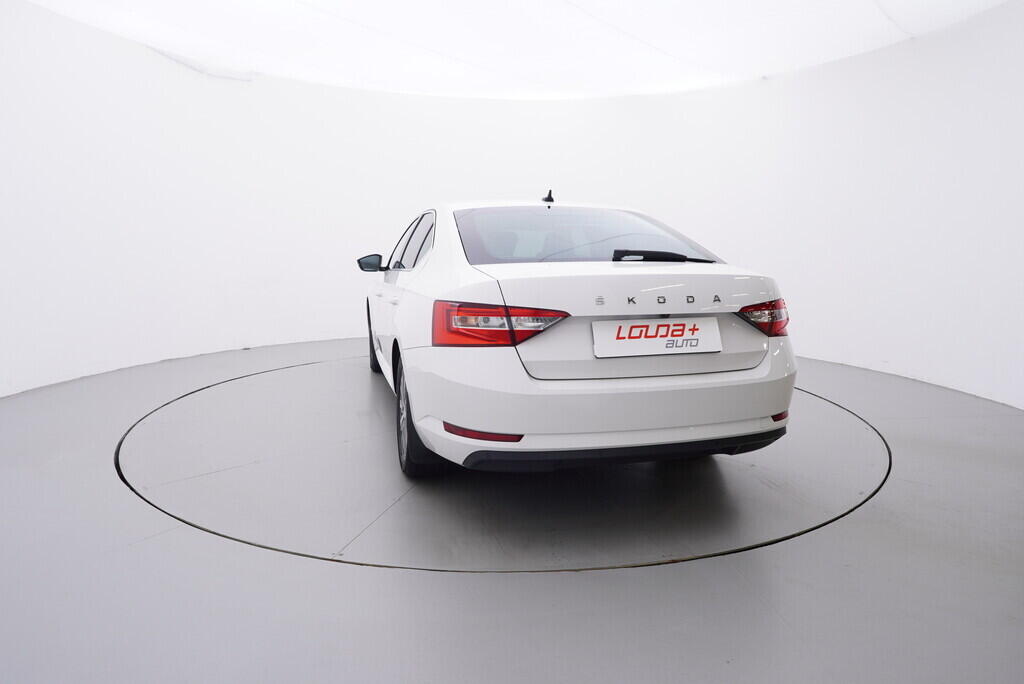 OV190V09226_13.webp_SUPERB Style 2.0 TDI 110 kW automat, DPH