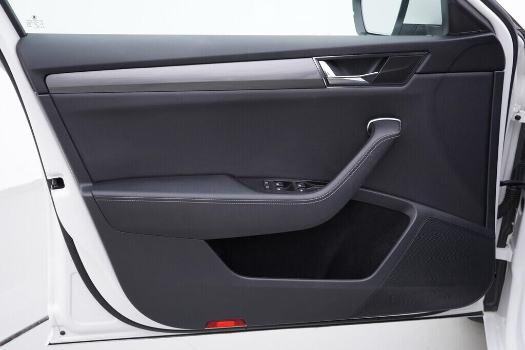 OV190V09226_19.webp_SUPERB Style 2.0 TDI 110 kW automat, DPH