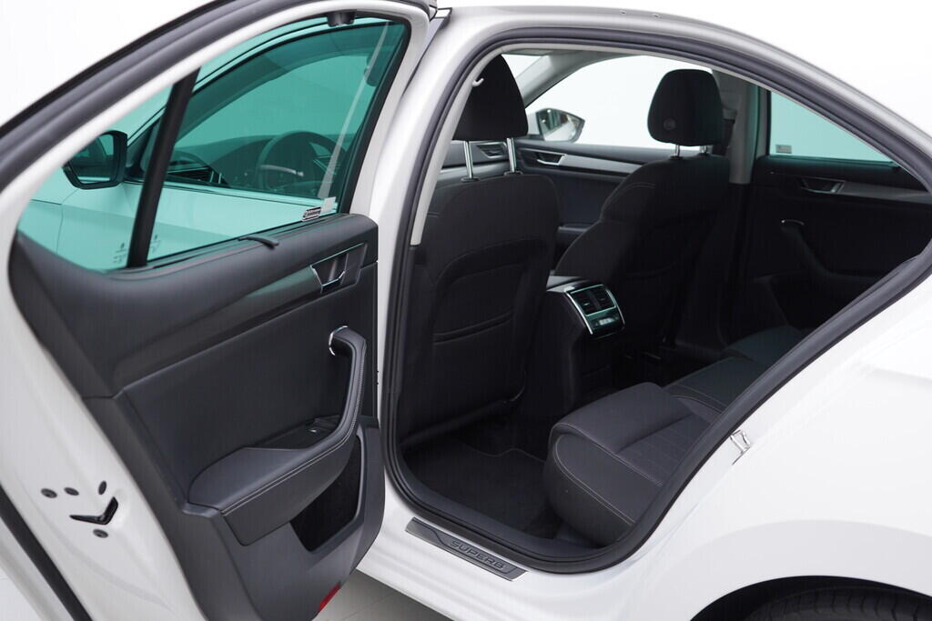 OV190V09226_37.webp_SUPERB Style 2.0 TDI 110 kW automat, DPH