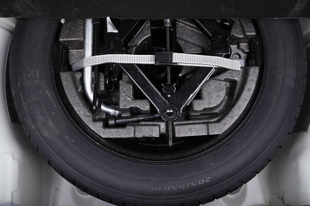 OV190V09226_43.webp_SUPERB Style 2.0 TDI 110 kW automat, DPH