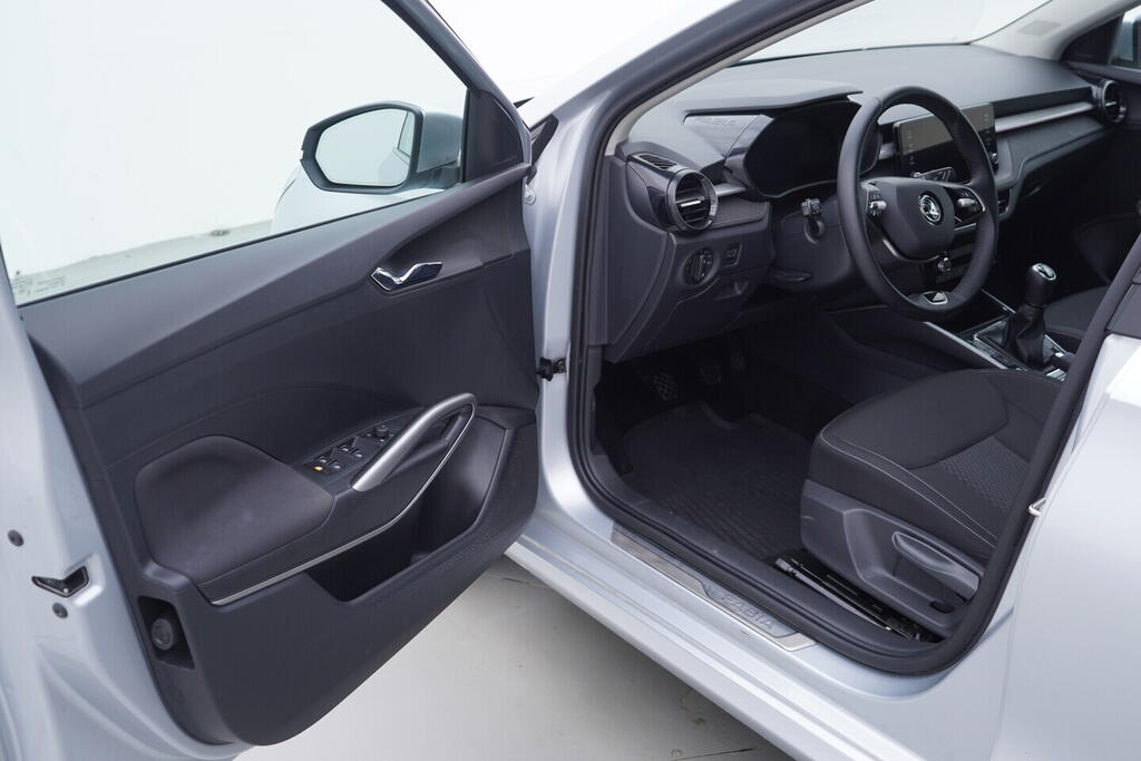 OV190V09238_18.webp_FABIA Selection 1.0 TSI 85 kW manuál, DPH