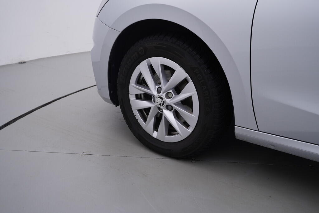 OV190V09238_39.webp_FABIA Selection 1.0 TSI 85 kW manuál, DPH