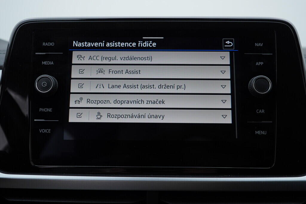 OV190V09241_38.webp_T-ROC Life 1.5 TSI 110 kW automat