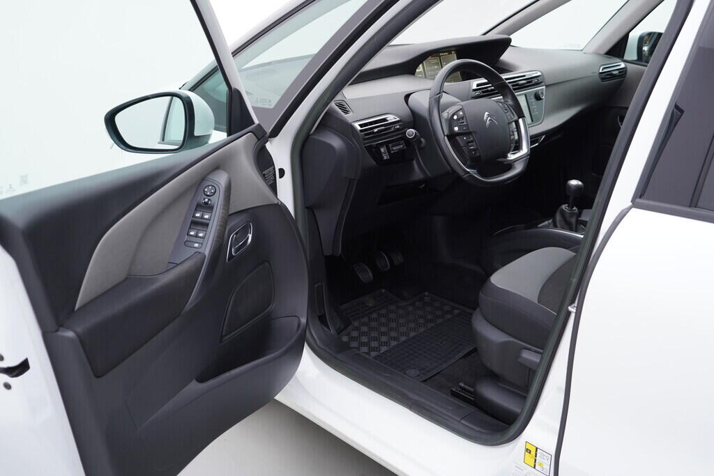 OV190V09245_18.webp_GRAND C4 PICASSO  2.0 Hdi 110 kW manuál