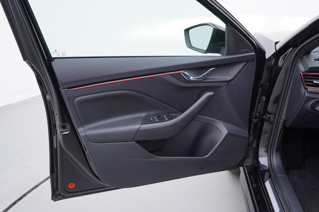 OV190V09248_19.webp_KAMIQ Monte Carlo 1.0 TSI 85 kW automat, DPH