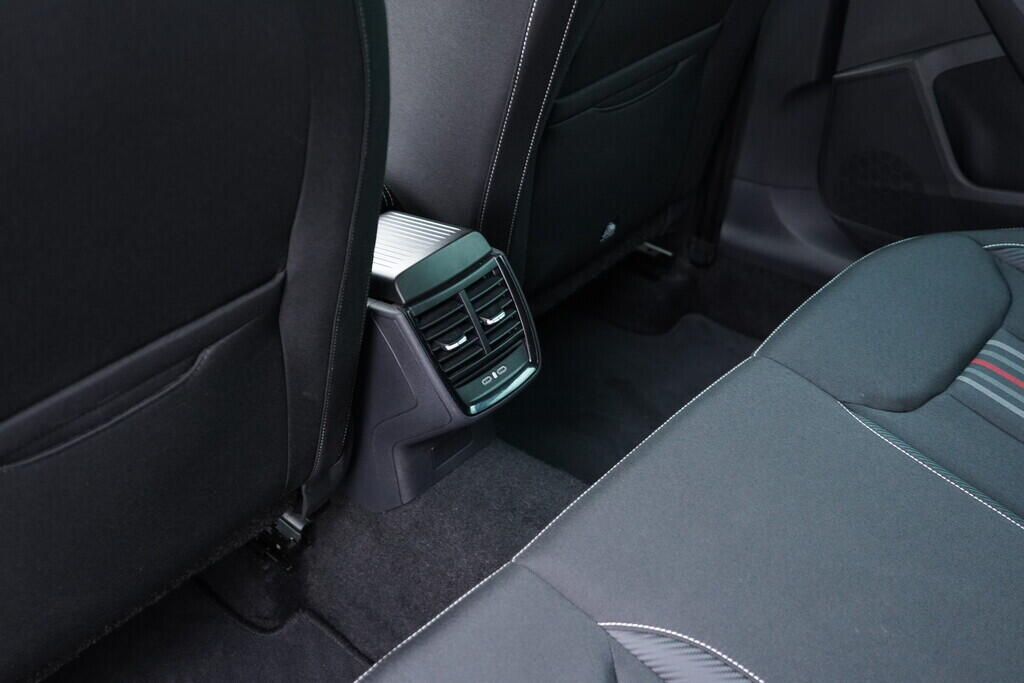 OV190V09249_42.webp_KAMIQ Monte Carlo 1.0 TSI 85 kW automat, DPH