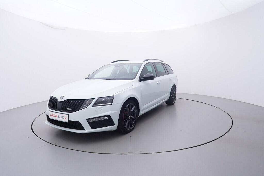 OV190V09255_10.webp_OCTAVIA RS 2.0 TSI 169 kW automat