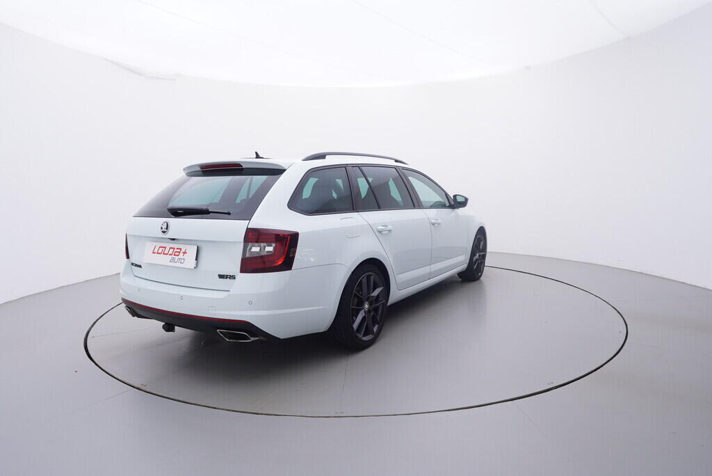 OV190V09255_14.webp_OCTAVIA RS 2.0 TSI 169 kW automat