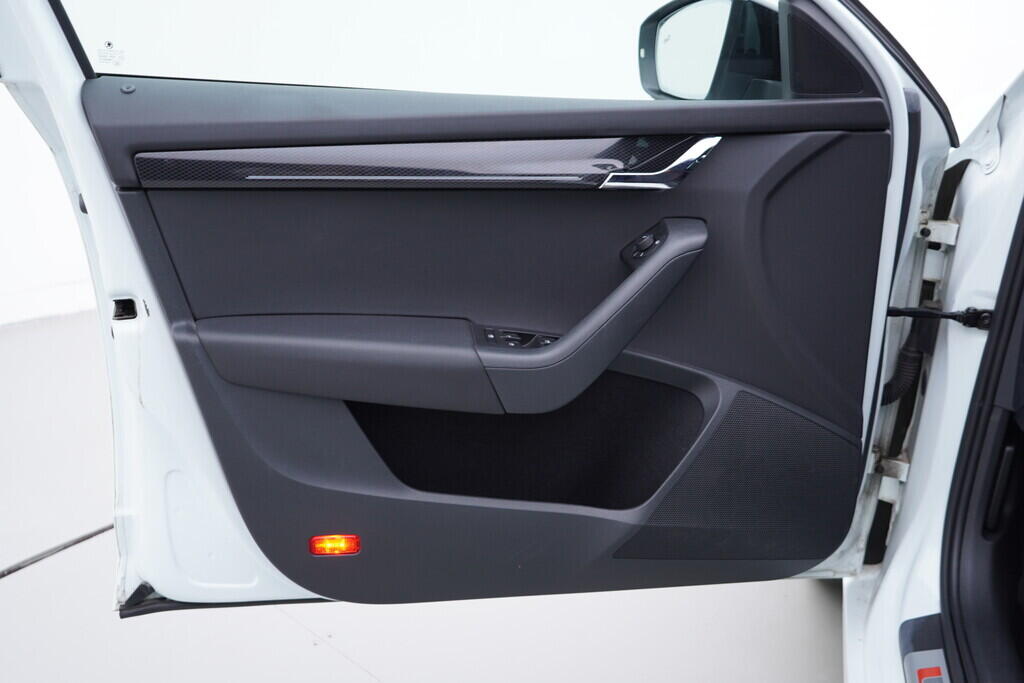 OV190V09255_19.webp_OCTAVIA RS 2.0 TSI 169 kW automat