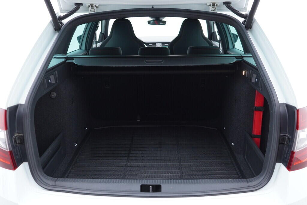 OV190V09255_40.webp_OCTAVIA RS 2.0 TSI 169 kW automat