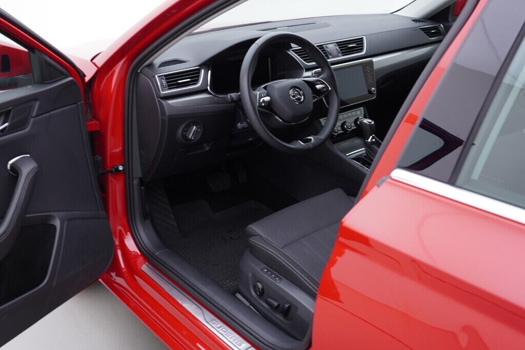 OV190V09266_18.webp_SUPERB Style 2.0 TDI 147 kW automat, DPH