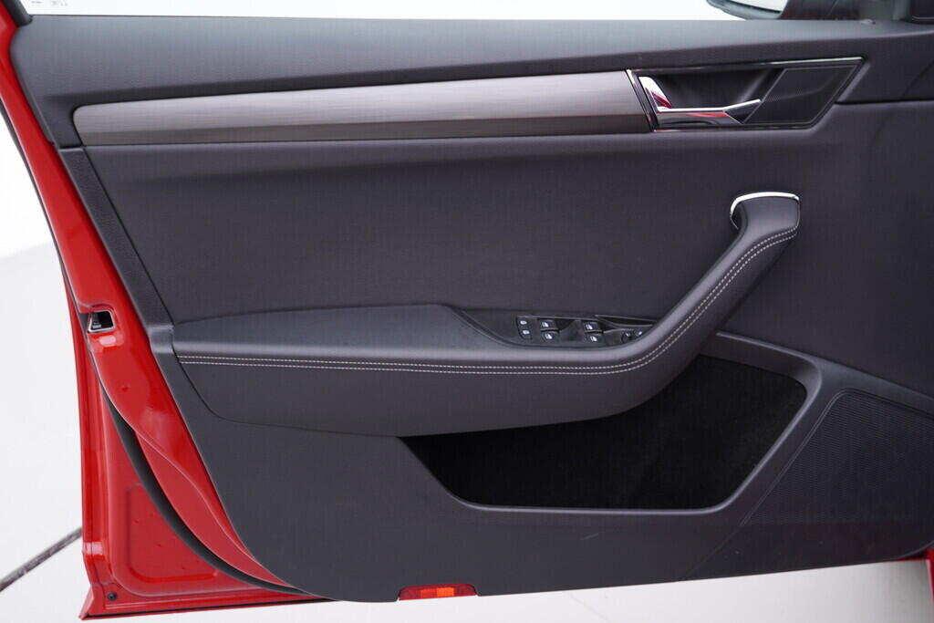 OV190V09266_19.webp_SUPERB Style 2.0 TDI 147 kW automat, DPH