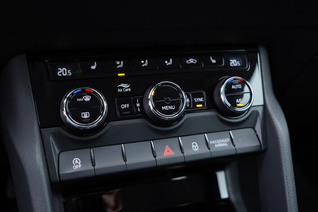 OV190V09277_31.webp_KAROQ Ambition 2.0 TDI 110 kW automat, DPH