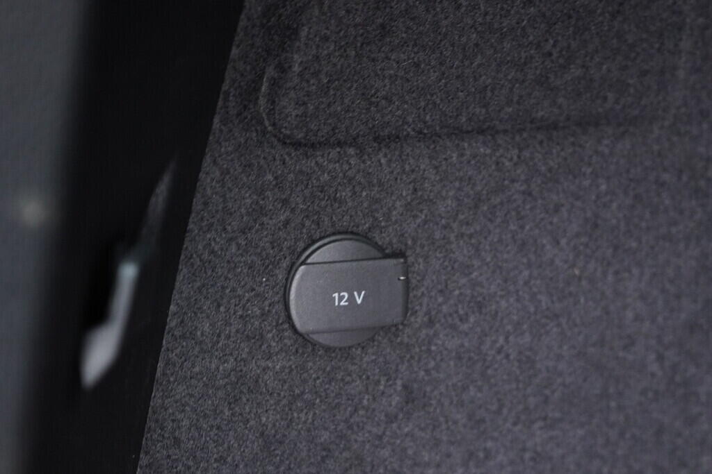 OV190V09277_38.webp_KAROQ Ambition 2.0 TDI 110 kW automat, DPH