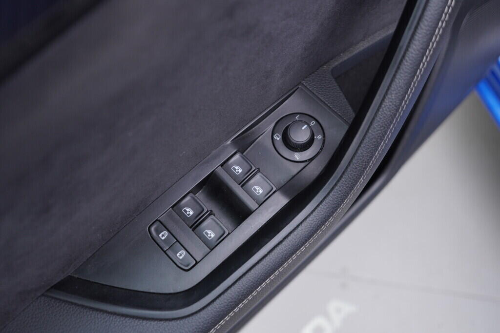 OV190V09281_20.webp_SUPERB SportLine 2.0 TSI 140 kW automat, DPH