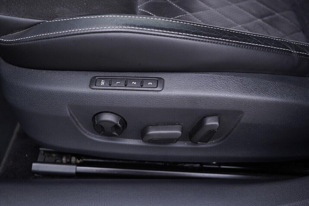 OV190V09281_21.webp_SUPERB SportLine 2.0 TSI 140 kW automat, DPH