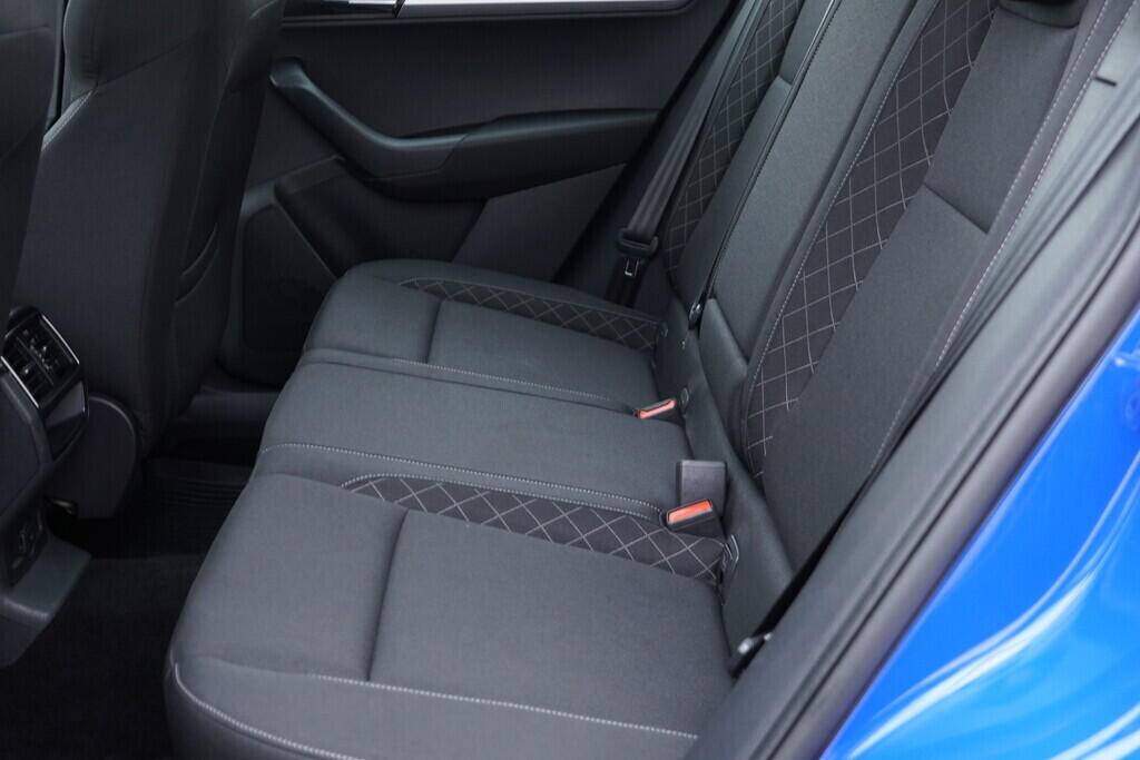 OV190V09285_35.webp_KAROQ Ambition 2.0 TDI 110 kW automat, DPH