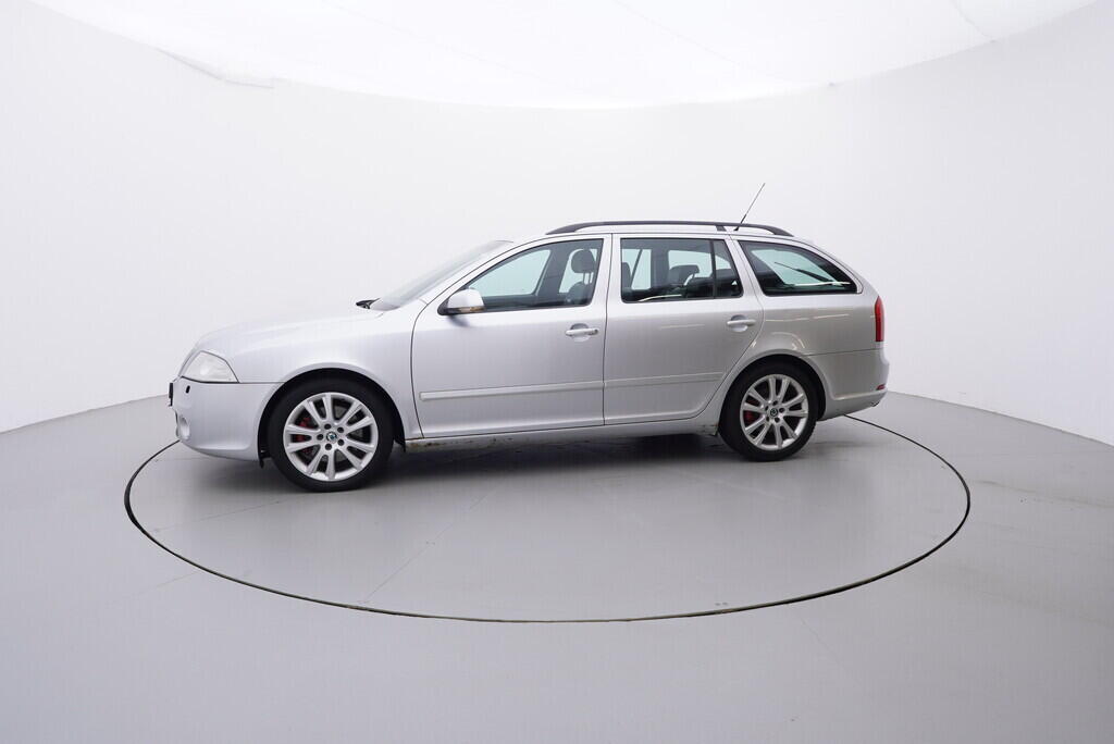 OV190V09286_11.webp_OCTAVIA RS 2.0 TDI 125 kW manuál