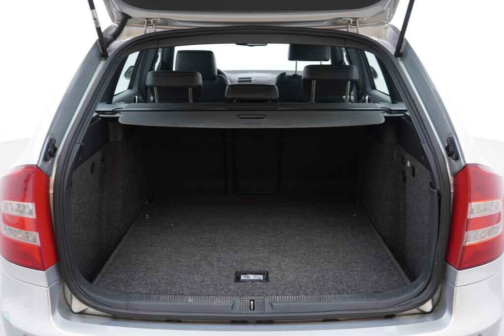 OV190V09286_35.webp_OCTAVIA RS 2.0 TDI 125 kW manuál