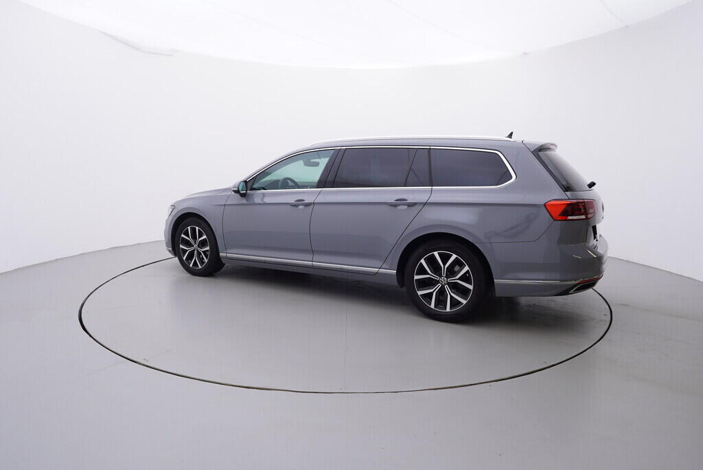 OV190V09291_12.webp_PASSAT VARIANT Elegance  2.0 TDI 110 kW manuál, DPH