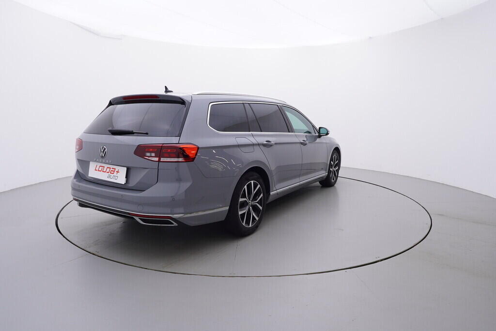 OV190V09291_14.webp_PASSAT VARIANT Elegance  2.0 TDI 110 kW manuál, DPH