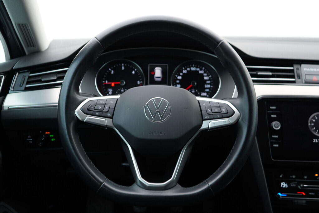 OV190V09291_27.webp_PASSAT VARIANT Elegance  2.0 TDI 110 kW manuál, DPH