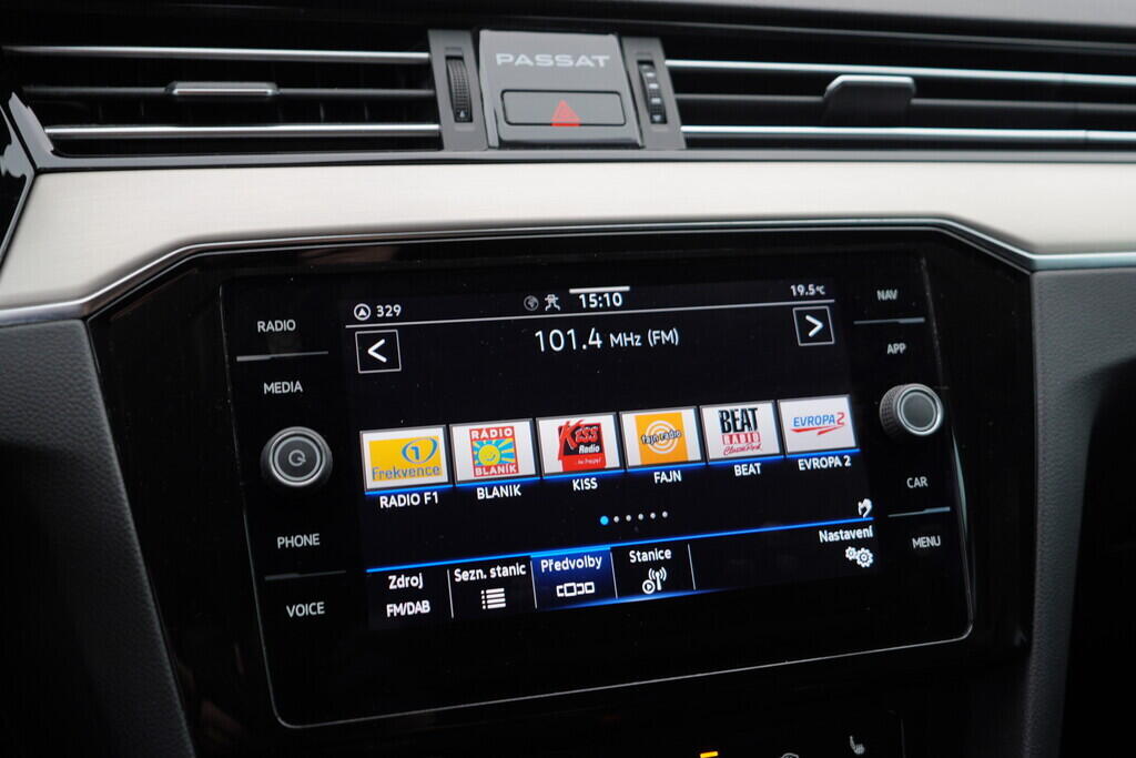 OV190V09291_29.webp_PASSAT VARIANT Elegance  2.0 TDI 110 kW manuál, DPH