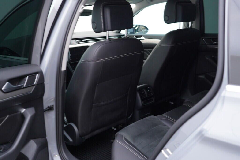 OV190V09291_35.webp_PASSAT VARIANT Elegance  2.0 TDI 110 kW manuál, DPH