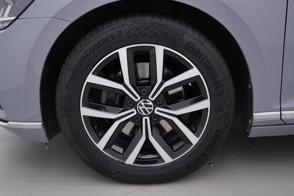 OV190V09291_44.webp_PASSAT VARIANT Elegance  2.0 TDI 110 kW manuál, DPH