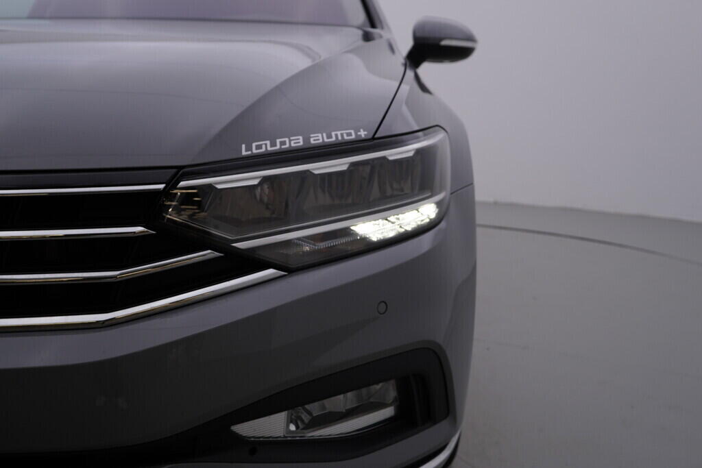 OV190V09291_45.webp_PASSAT VARIANT Elegance  2.0 TDI 110 kW manuál, DPH