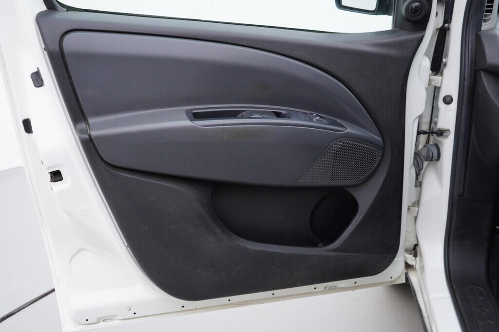 OV190V09294_19.webp_DOBLÓ Maxi 1.6  77 kW manuál