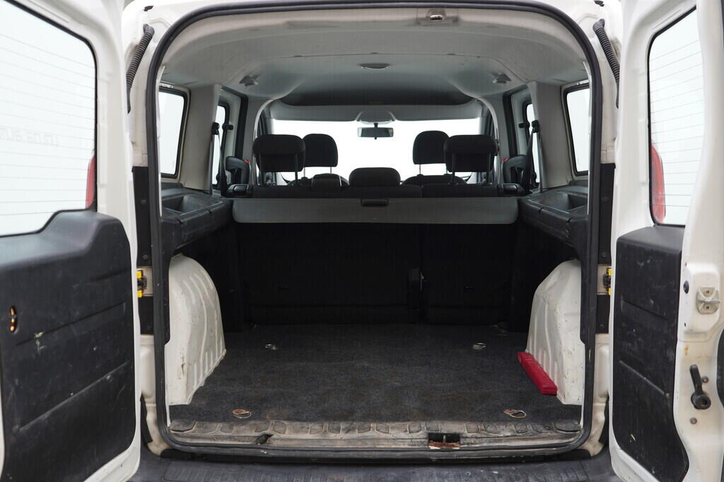 OV190V09294_31.webp_DOBLÓ Maxi 1.6  77 kW manuál