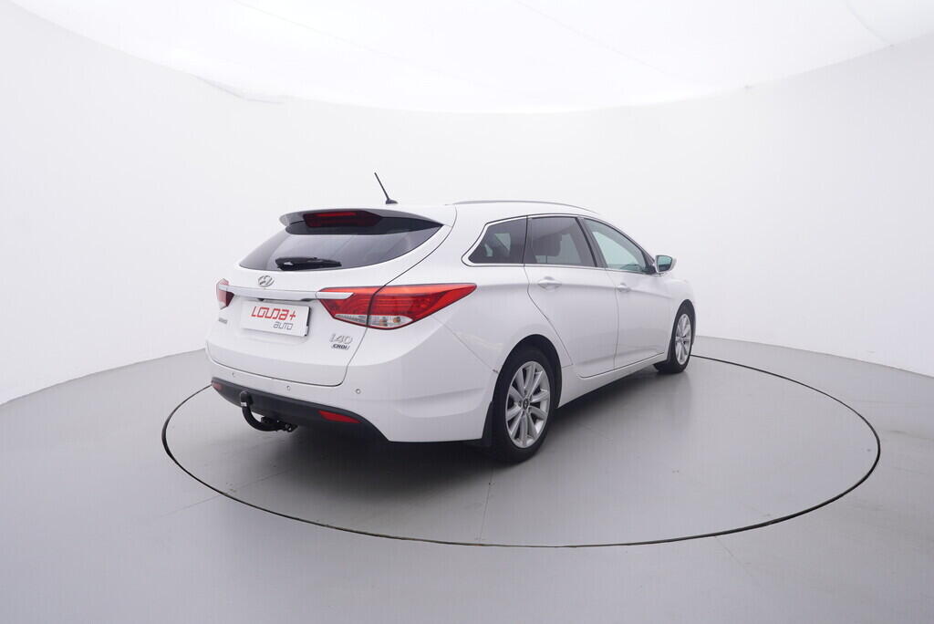 OV190V09298_14.webp_I40  1.7 Crdi 100 kW manuál