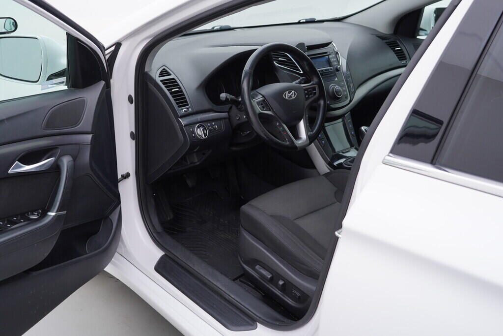 OV190V09298_18.webp_I40  1.7 Crdi 100 kW manuál