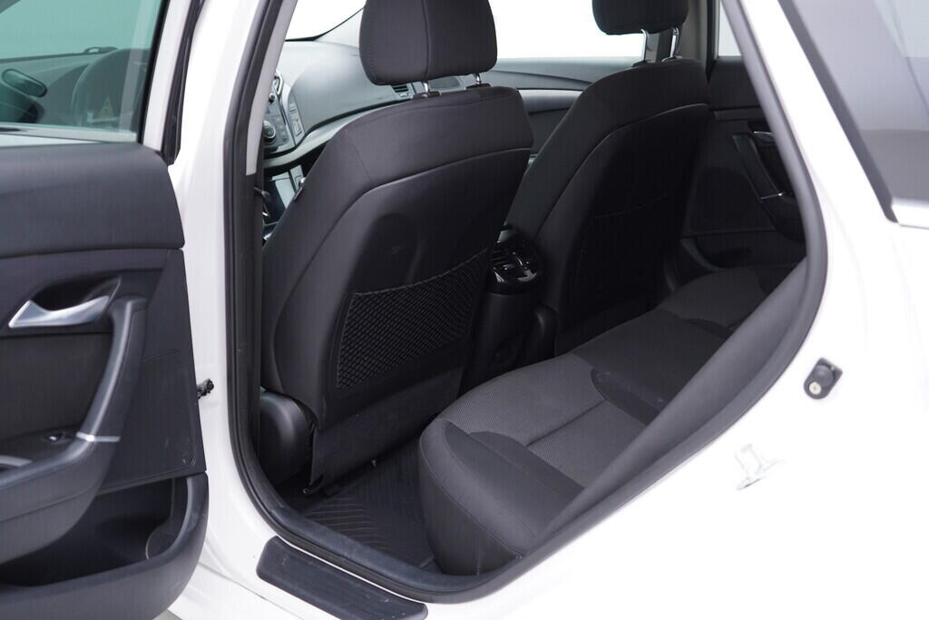 OV190V09298_31.webp_I40  1.7 Crdi 100 kW manuál