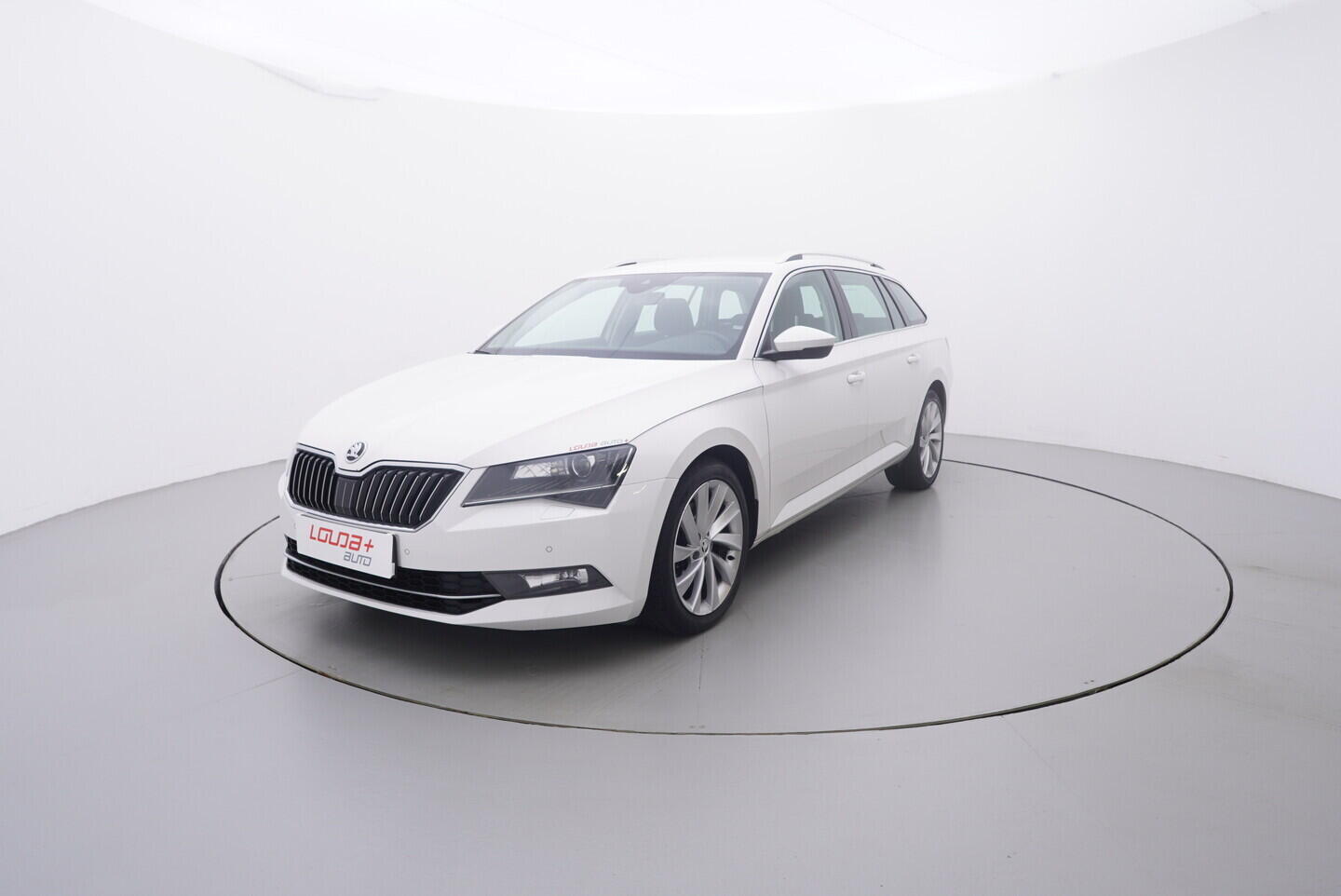 OV190V09306_10.webp_SUPERB Style 2.0 TDI 140 kW automat, DPH