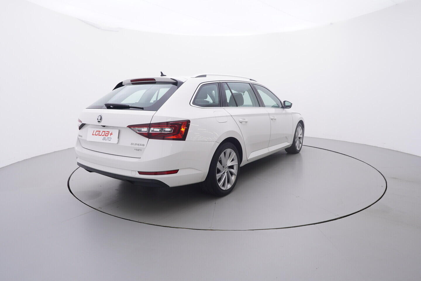 OV190V09306_14.webp_SUPERB Style 2.0 TDI 140 kW automat, DPH