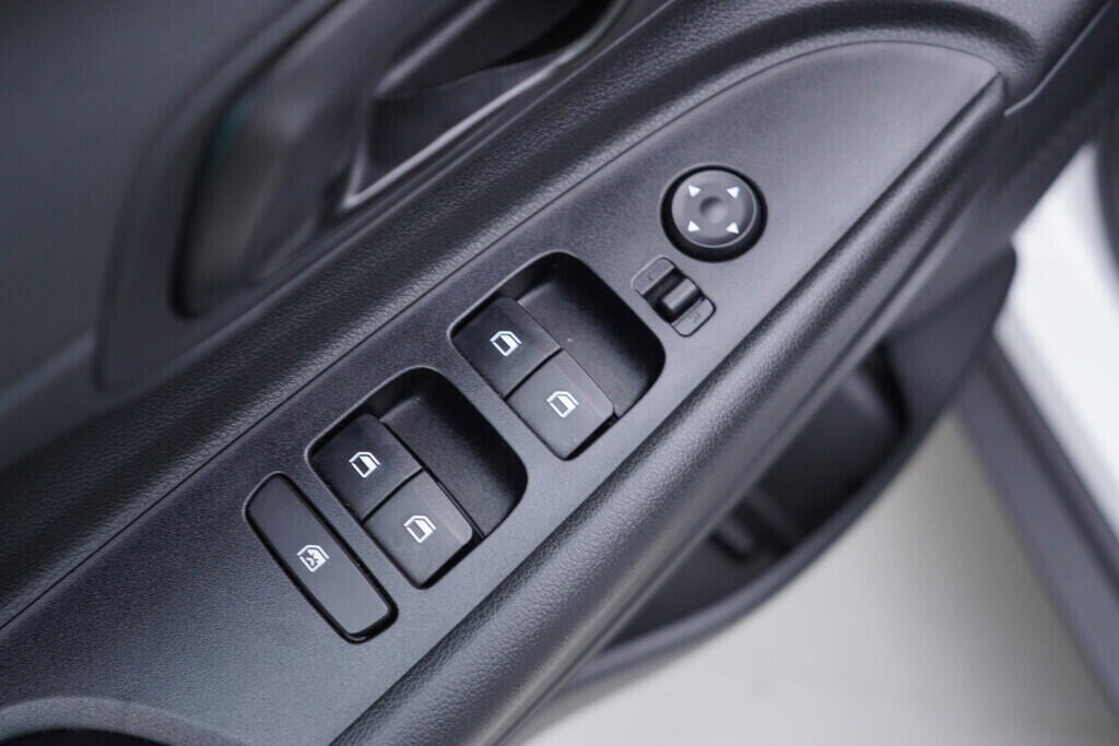 OV190V09307_20.webp_BAYON Smart 1.2 GDi 58 kW manuál, DPH