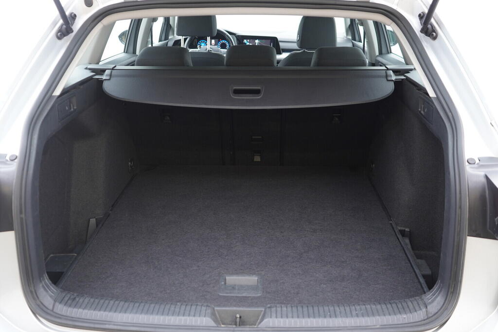 OV190V09309_37.webp_GOLF VARIANT Life 1.0 TSI 81 kW automat, DPH