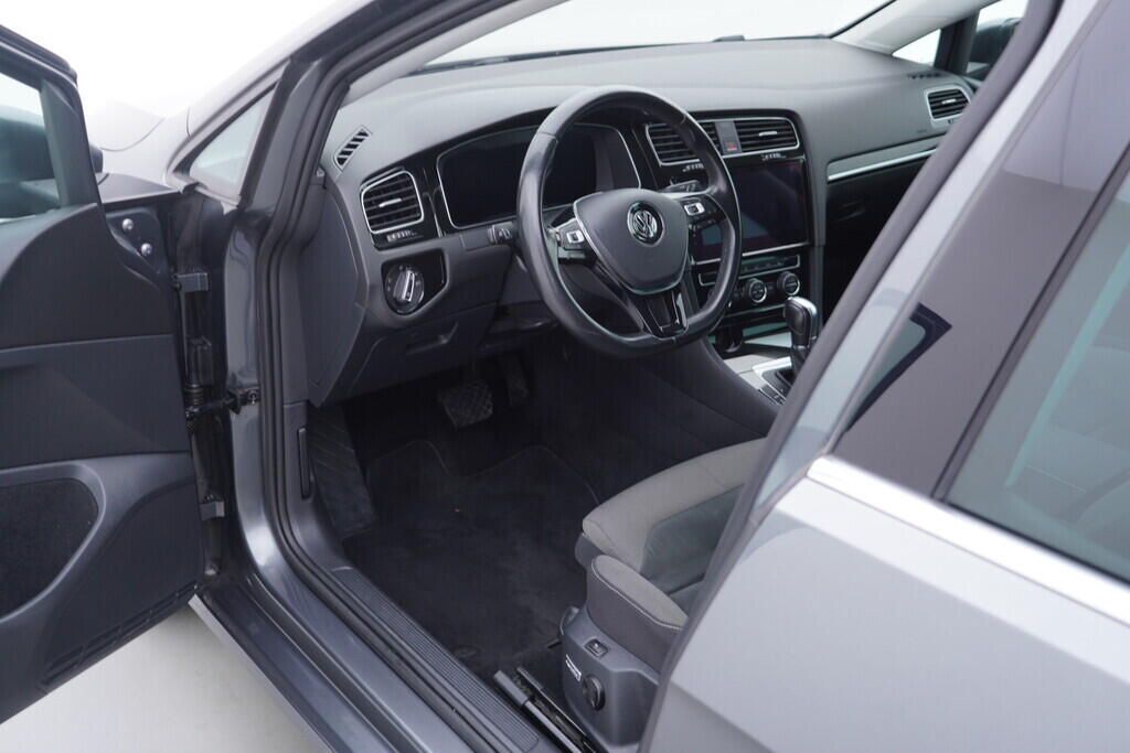 OV190V09310_18.webp_GOLF Highline 2.0 TDI 110 kW automat