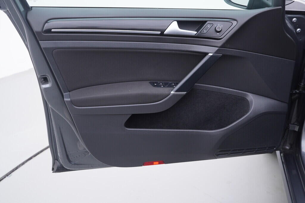 OV190V09310_19.webp_GOLF Highline 2.0 TDI 110 kW automat