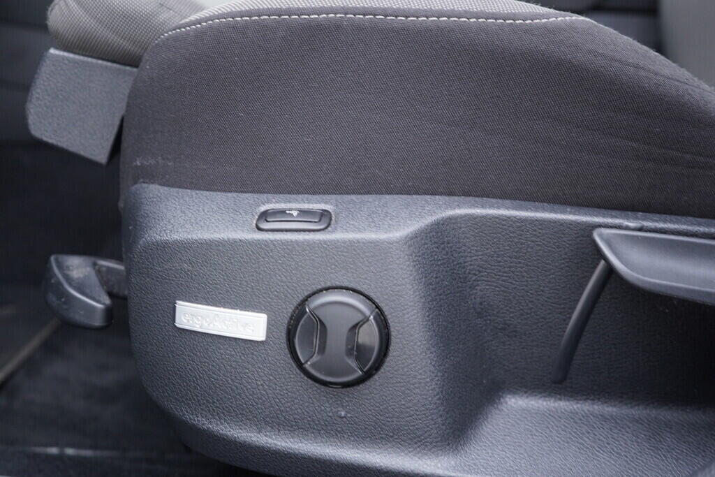 OV190V09310_21.webp_GOLF Highline 2.0 TDI 110 kW automat