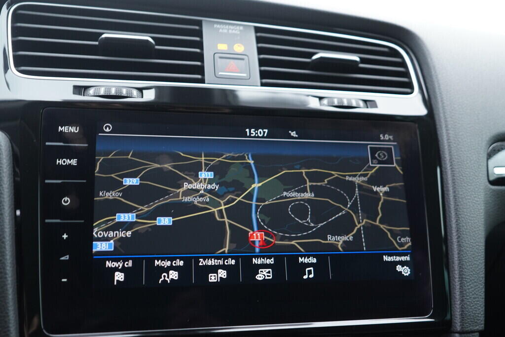 OV190V09310_31.webp_GOLF Highline 2.0 TDI 110 kW automat