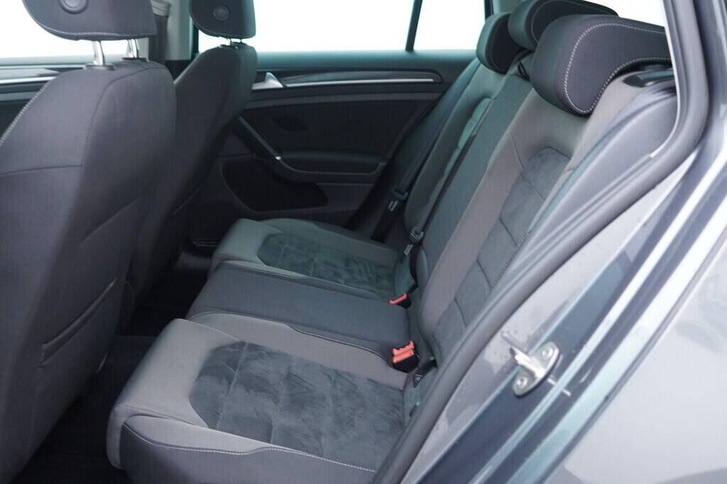OV190V09310_36.webp_GOLF Highline 2.0 TDI 110 kW automat