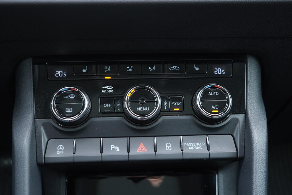 OV190V09313_32.webp_KAROQ Drive 2.0 TDI 110 kW automat