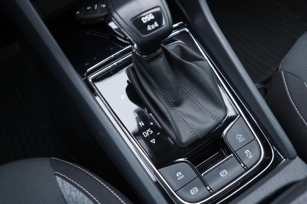 OV190V09313_33.webp_KAROQ Drive 2.0 TDI 110 kW automat