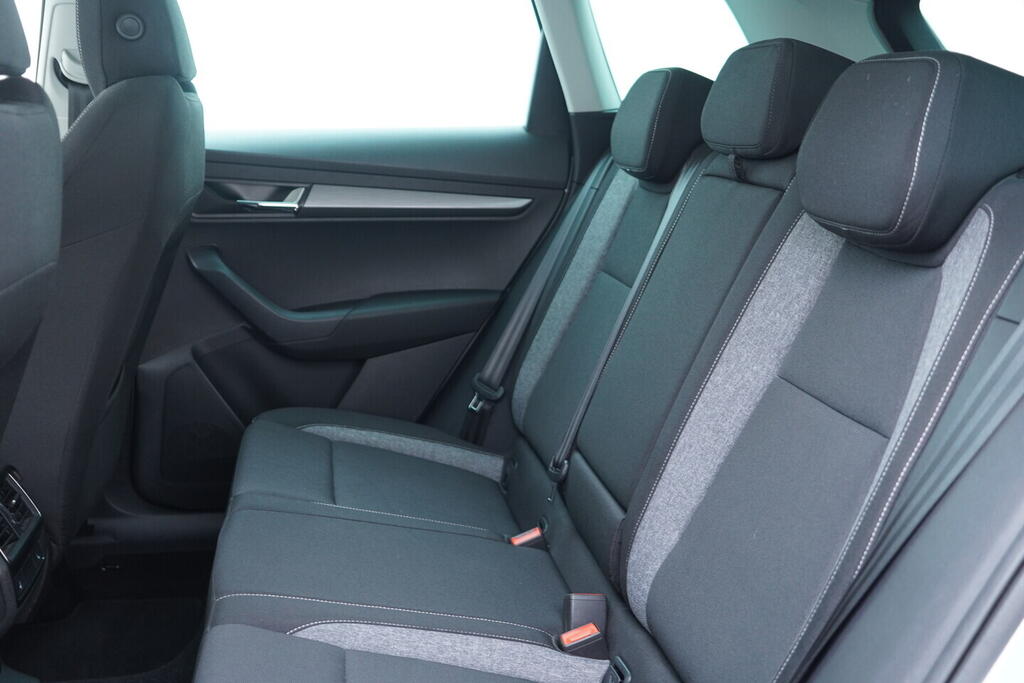 OV190V09313_35.webp_KAROQ Drive 2.0 TDI 110 kW automat