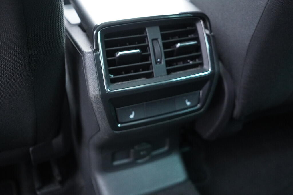 OV190V09313_36.webp_KAROQ Drive 2.0 TDI 110 kW automat