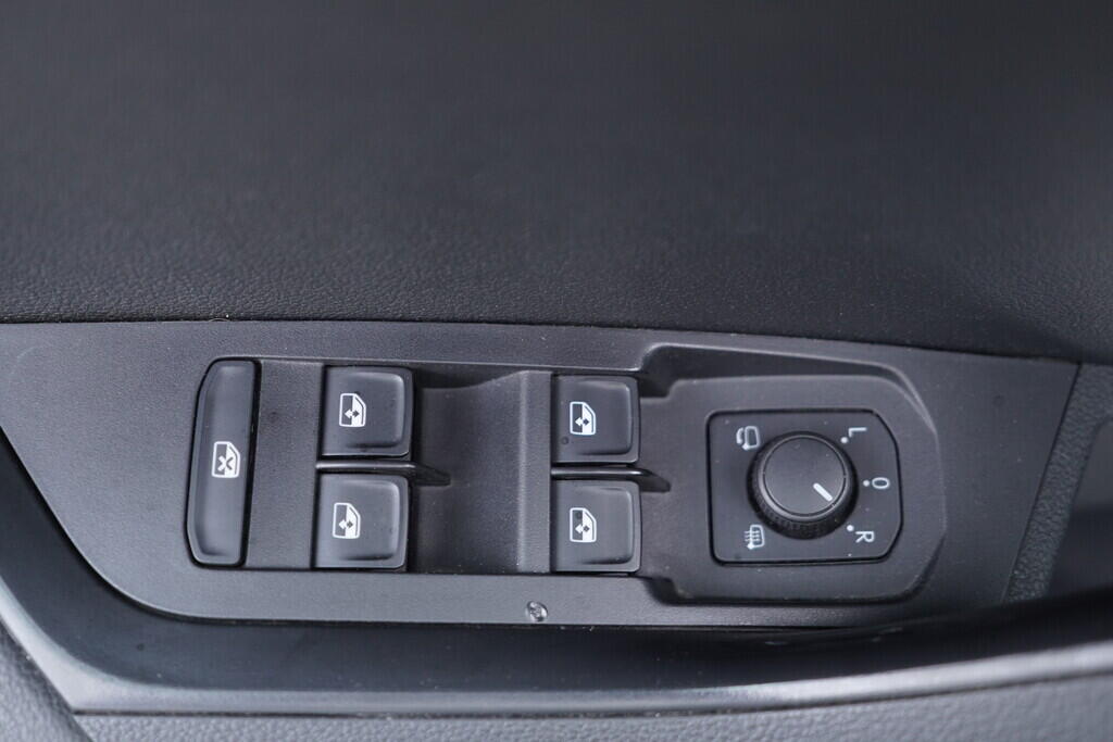 OV190V09318_20.webp_KAROQ Style 1.5 TSI 110 kW automat, DPH